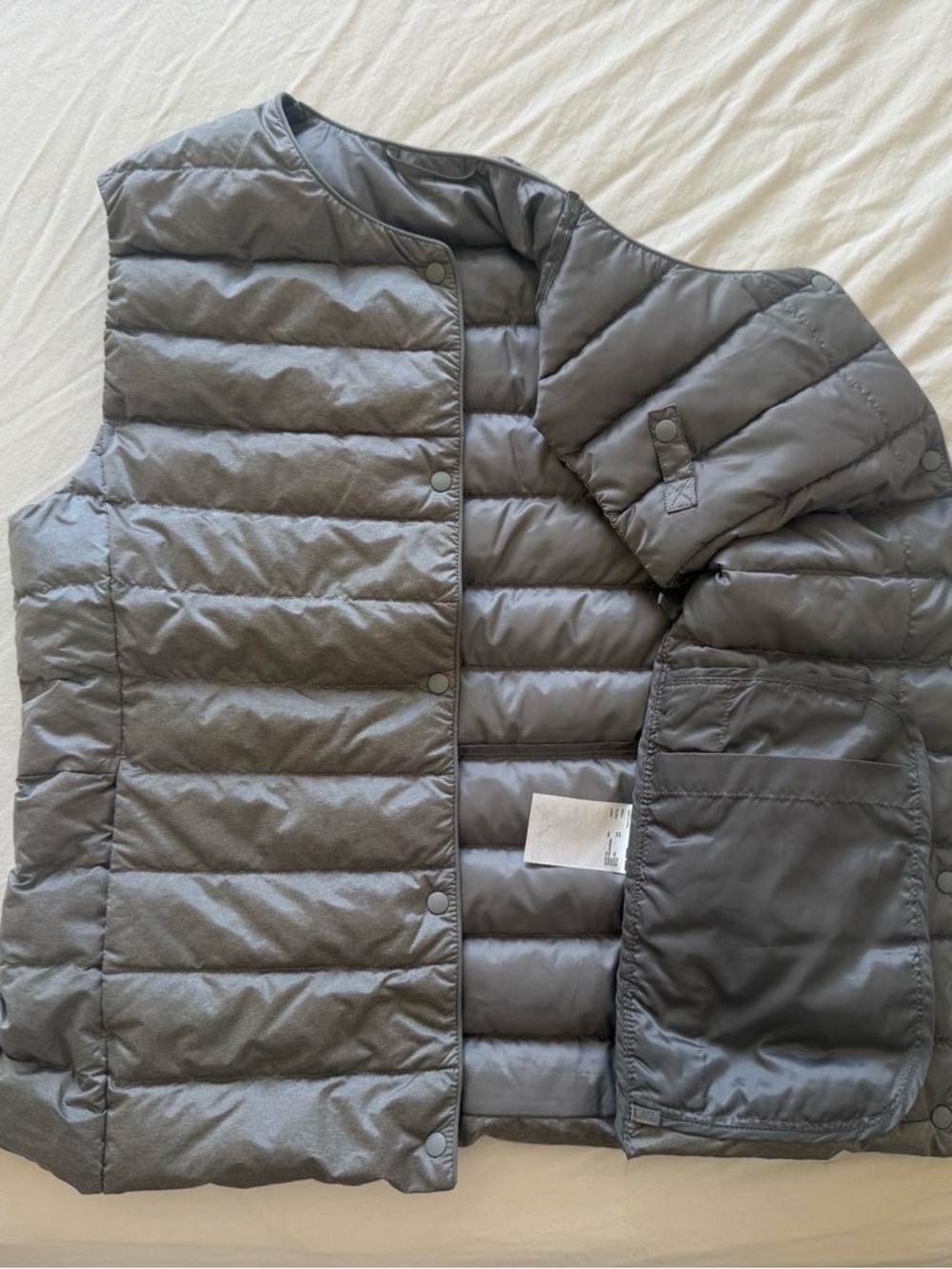 Uniqlo Ultra Light Silver Grey Down Puffer Vest - Picture 5 of 5